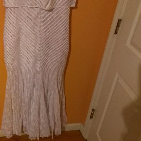 MOSHITACOUTURE WHITE SIZE M DRESS - Picture 5 of 8